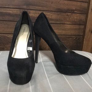 Xhilaration black heels